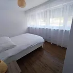 Holiday home Dom 4 Sezony Oslonin